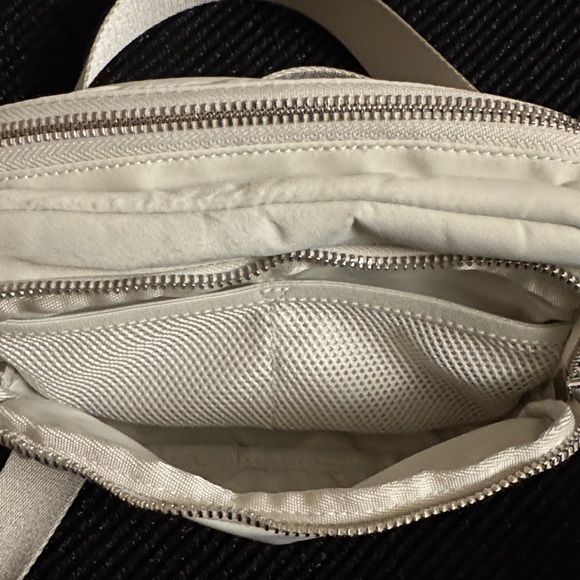 lululemon athletica Cream Crossbody Bag - Picture 9 of 14